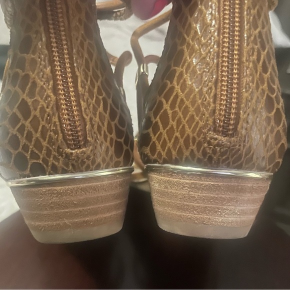 Aldo Brand Tan Gladiator Sandals w/ Gold Accents. Size 10. Brand New In Box! - Picture 10 of 13